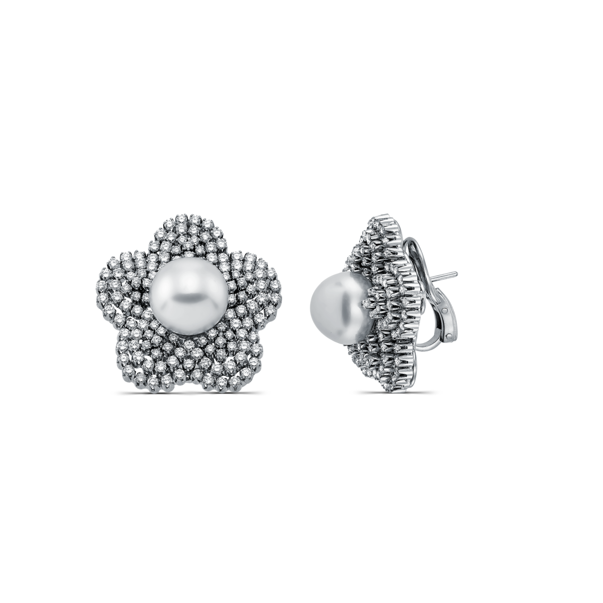 Magnificent Diamonds and Pearl Earring in White Gold
